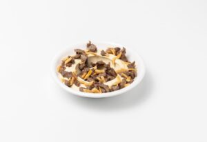Hummus with meat and Nuts